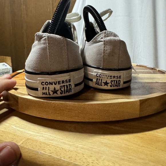 Converse Chuck Taylor All Star Low Top Sneakers Shoes Woman’s size 12 - Mens 10 - Picture 2 of 6